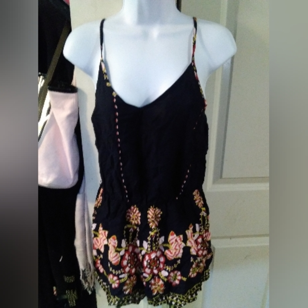 Romper - Picture 1 of 4